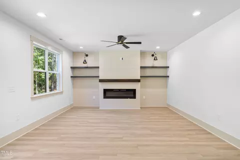 Living - 312 Russ Rd, Smithfield, NC 27577 photo 4 of 4