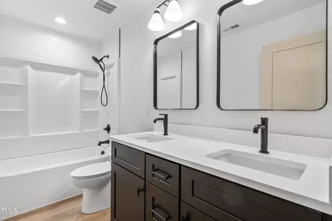 Bath - 312 Russ Rd, Smithfield, NC 27577 photo 4 of 5