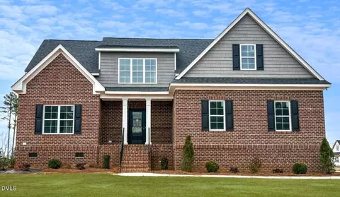 7420 Sweetwater Dr, Nashville, NC 27856