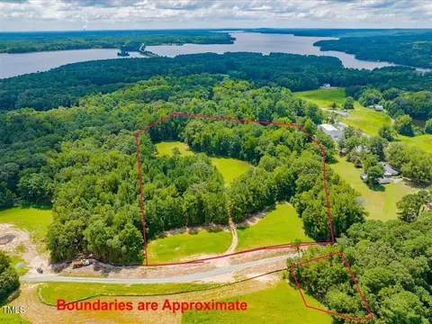 138 Lakeside Dr, Chapel Hill, NC 27514