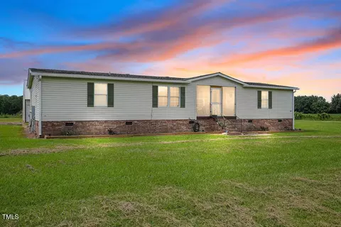 2272 Fields Rd, Fayetteville, NC 28312