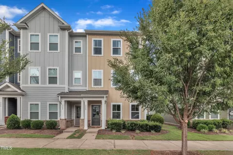 6440 Perry Creek Rd, Raleigh, NC 27616