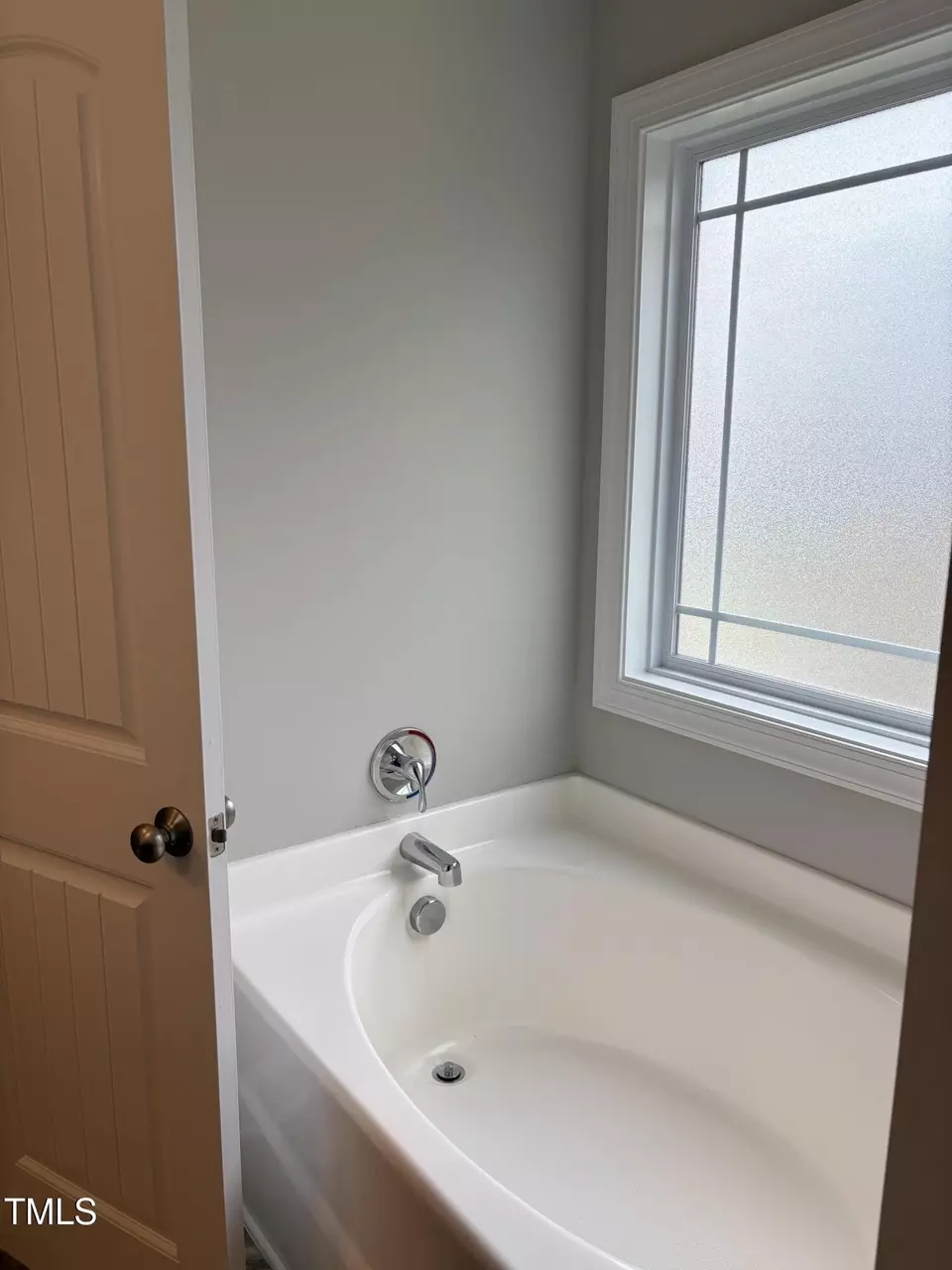 Bath - 1505 Fireside Ln, Creedmoor, NC 27522 photo 4 of 4