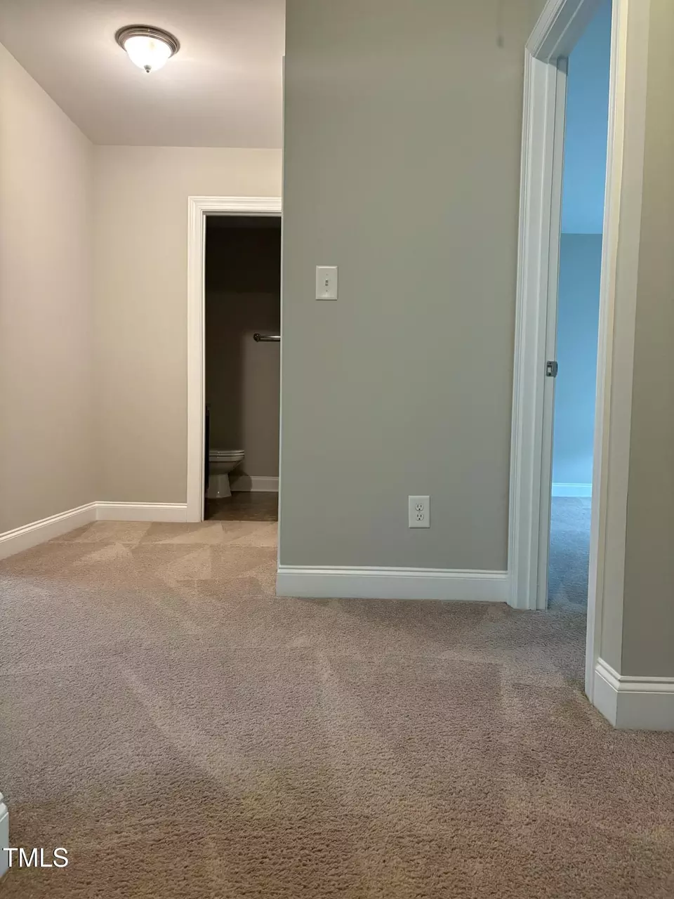 Entry Way - 1505 Fireside Ln, Creedmoor, NC 27522 photo 4 of 4