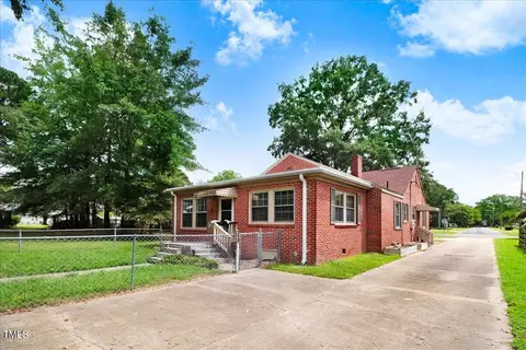 Exterior - 710 S 2nd St, Smithfield, NC 27577 photo 2 of 3