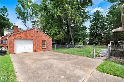 Exterior - 710 S 2nd St, Smithfield, NC 27577 photo 3 of 3