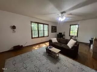 102 Murchison Dr, Dunn, NC 28334 photo 5