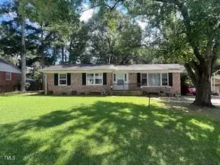 102 Murchison Dr, Dunn, NC 28334