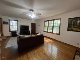 102 Murchison Dr, Dunn, NC 28334 photo 4