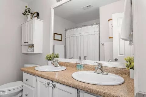 Bath - 1004 Gatehouse Ln, Durham, NC 27707 photo 1 of 3