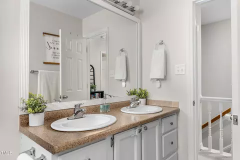 Bath - 1004 Gatehouse Ln, Durham, NC 27707 photo 2 of 3