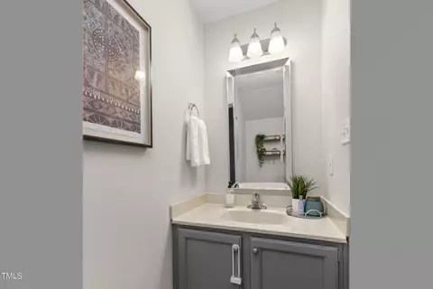 Bath - 1004 Gatehouse Ln, Durham, NC 27707 photo 3 of 3
