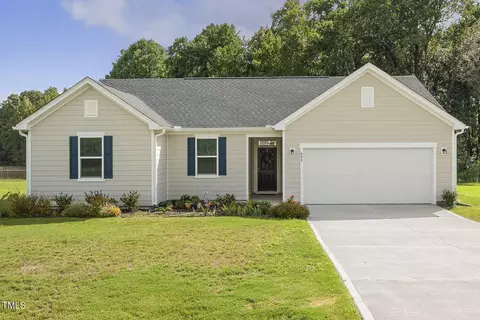 403 Saint Clair Dr, Fuquay Varina, NC 27526