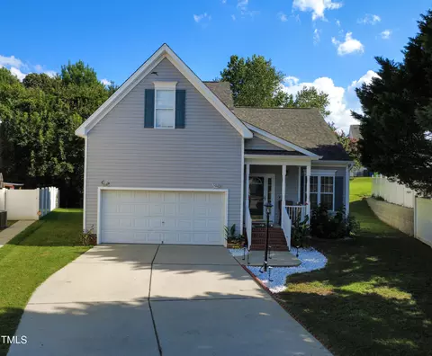 2704 Hope Diamond Ct, Raleigh, NC 27610