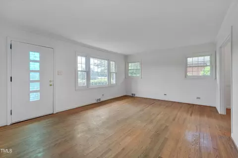 Living - 804 Ruby St, Durham, NC 27704 photo 3 of 7