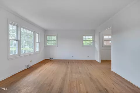 Living - 804 Ruby St, Durham, NC 27704 photo 6 of 7
