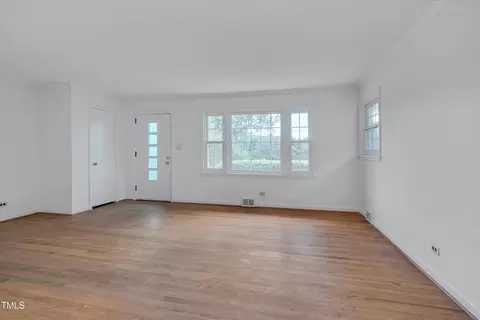Living - 804 Ruby St, Durham, NC 27704 photo 5 of 7