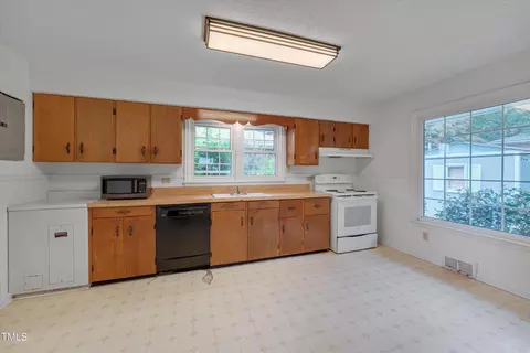 Kitchen - 804 Ruby St, Durham, NC 27704 photo 2 of 3