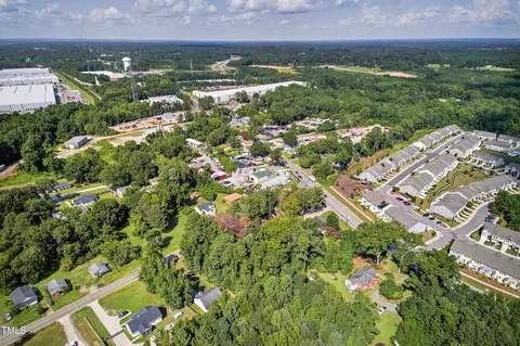 1202 Ellis Rd, Durham, NC 27703 photo 4
