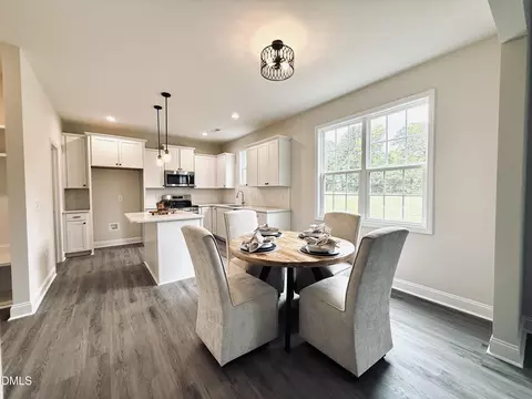 Dining - 99 Mapledale Ct, Benson, NC 27504 photo 4 of 5