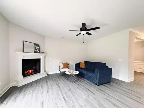 Living - 99 Mapledale Ct, Benson, NC 27504 photo 2 of 4