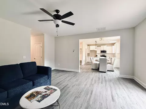 Living - 99 Mapledale Ct, Benson, NC 27504 photo 3 of 4
