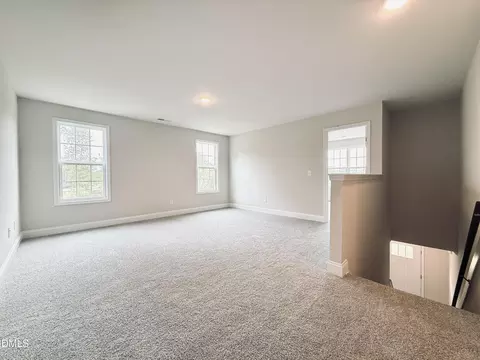 Living - 99 Mapledale Ct, Benson, NC 27504 photo 4 of 4