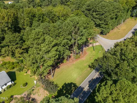 View/Area - 8736 Manns Loop Rd, Apex, NC 27539 photo 7 of 10