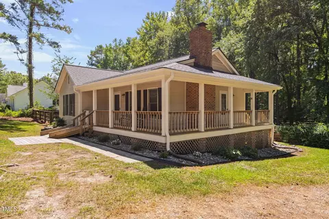 Exterior - 8736 Manns Loop Rd, Apex, NC 27539 photo 3 of 33