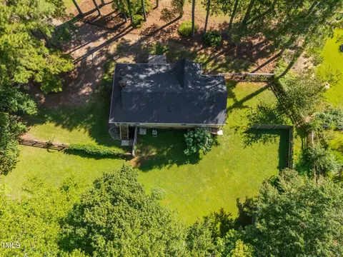 Exterior - 8736 Manns Loop Rd, Apex, NC 27539 photo 29 of 33