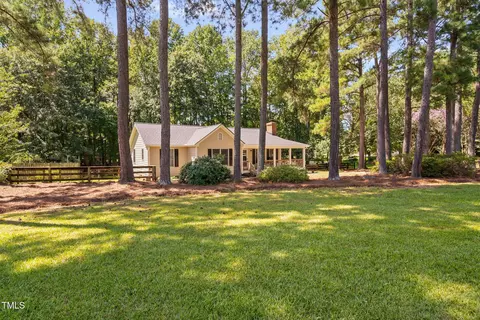 Exterior - 8736 Manns Loop Rd, Apex, NC 27539 photo 2 of 33
