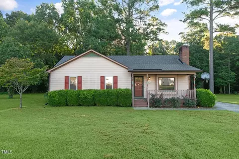 102 Pear Tree Ln, Clayton, NC 27520