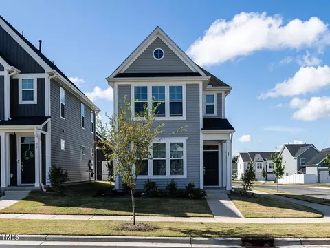 85 Pear Blossom Pkwy, Clayton, NC 27520