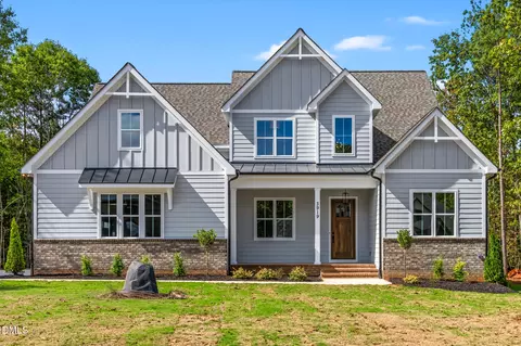 3919 Cedar Knolls Dr, Youngsville, NC 27596