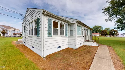 603 N Caswell St, La Grange, NC 28551