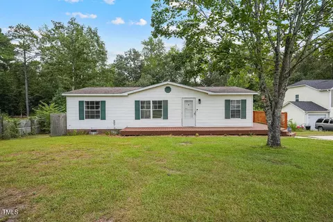 579 Lakerun Dr, Bunnlevel, NC 28323