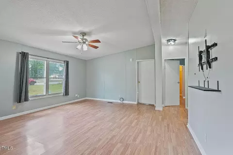 579 Lakerun Dr, Bunnlevel, NC 28323 photo 5