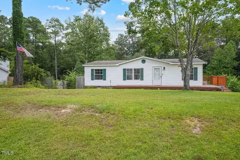 579 Lakerun Dr, Bunnlevel, NC 28323 photo 2