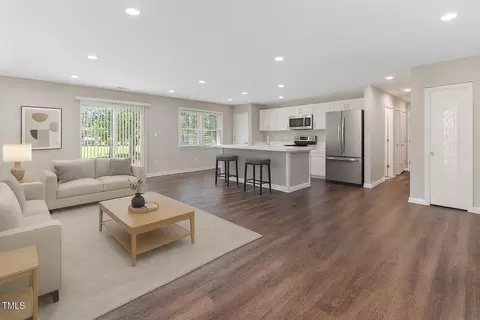 915 Apple St, Burlington, NC 27217
