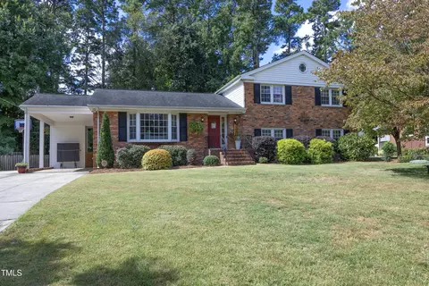 1028 Cedarhurst Dr, Raleigh, NC 27609