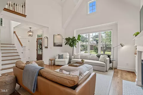 Living - 506 Everett Pl, Durham, NC 27701 photo 3 of 4