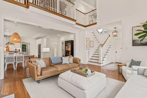 Living - 506 Everett Pl, Durham, NC 27701 photo 4 of 4