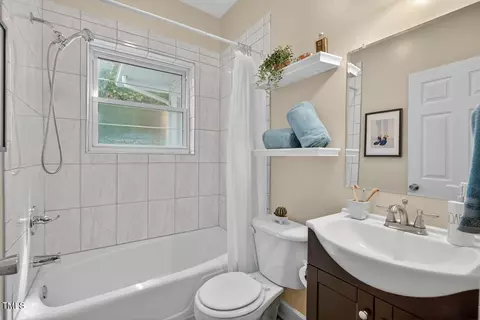 Bath - 404 Cecil St, Durham, NC 27707 photo 3 of 3