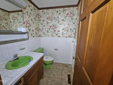 Bath - 1602 Wellons Ave, Dunn, NC 28334 photo 14 of 19