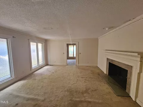 Living - 1602 Wellons Ave, Dunn, NC 28334 photo 4 of 15