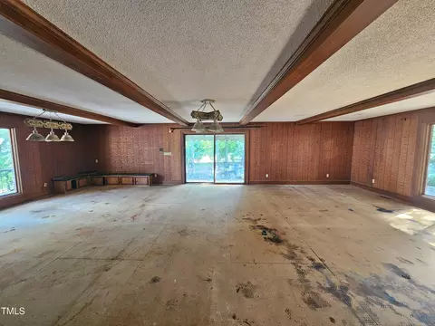 Living - 1602 Wellons Ave, Dunn, NC 28334 photo 10 of 15