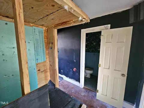 Bath - 1602 Wellons Ave, Dunn, NC 28334 photo 10 of 19