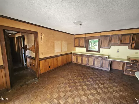 Kitchen - 1602 Wellons Ave, Dunn, NC 28334 photo 4 of 9