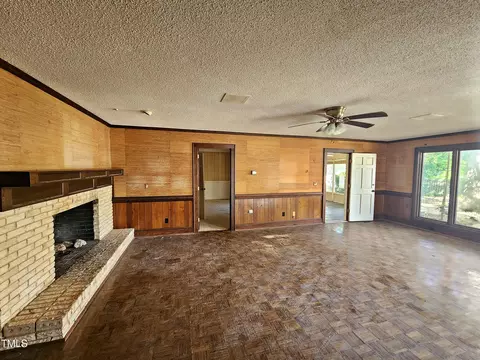 Living - 1602 Wellons Ave, Dunn, NC 28334 photo 9 of 15