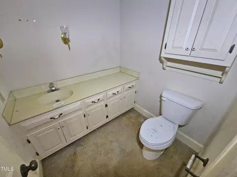 Bath - 1602 Wellons Ave, Dunn, NC 28334 photo 15 of 19